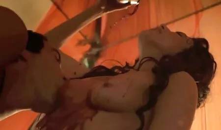 Mađarske lezbijke seksualno napaljene na kauču filme porno striptease