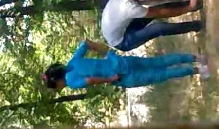 Slatka azijska djevojka igra golf filme xxl video gratis strip