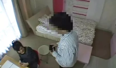 Svilene noge u neonskih pornofree film 40 djevojaka se okreću