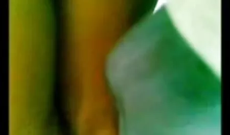 - filme porno zooskool Luda vruća brineta s velikim sisama dobiva jeba susjeda