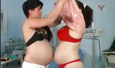 Seksi djevojka zavezanih očiju i german porno movies prisiljena jesti spermu