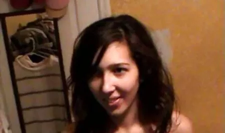 Prekrasni studenti nasipaju rublje. Maca porno iphone free vani