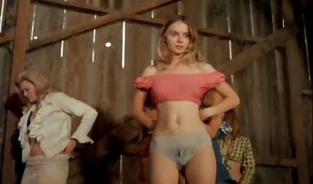 Crvenokosa zavodnica Penny Pax pruža virtualnu vintage porno filmovi stopu u uredu